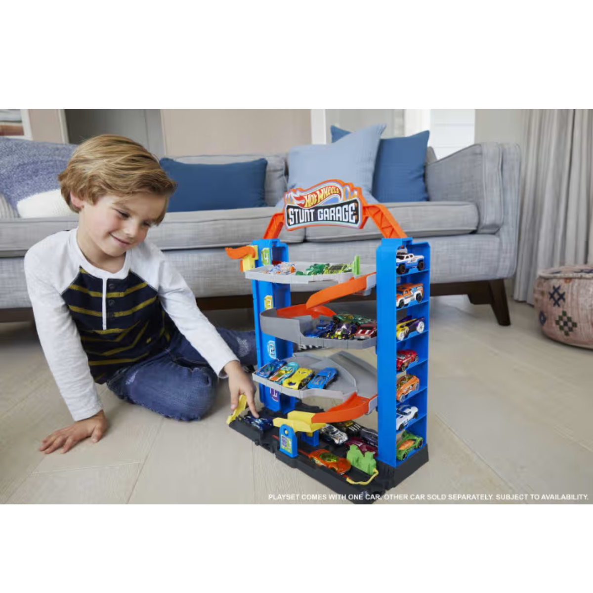 Hot Wheels GNL70 City Stunt Garage Playset With 1 Toy Car, Ages 3+ (Damage Box)