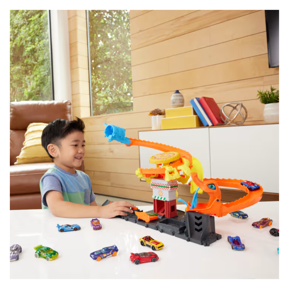 Hot Wheels HTN81 City Pizza Slam Cobra Attack Playset With 1:64 Scale Toy Car, Ages 3+